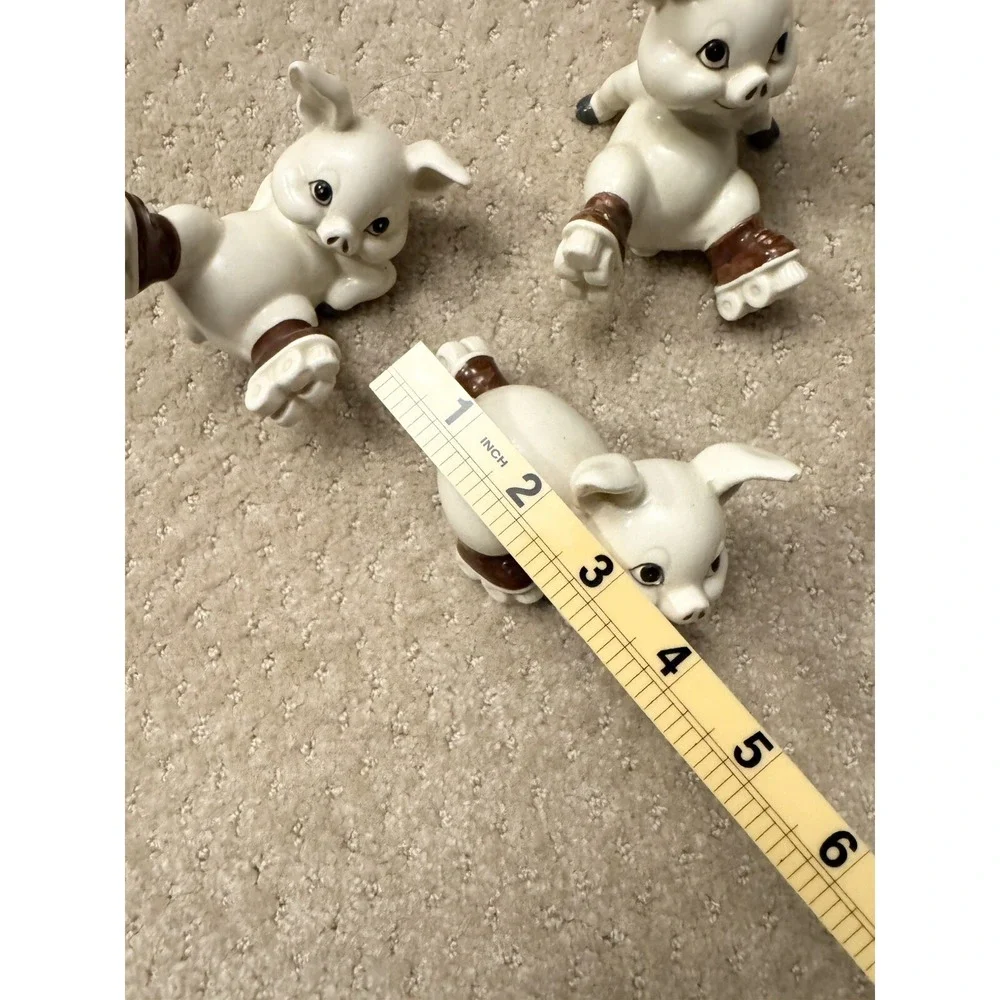 PIGS ON ROLLER SKATES Vintage 1970's QQ Shiny Ceramic Figurine Japan-Set of 3